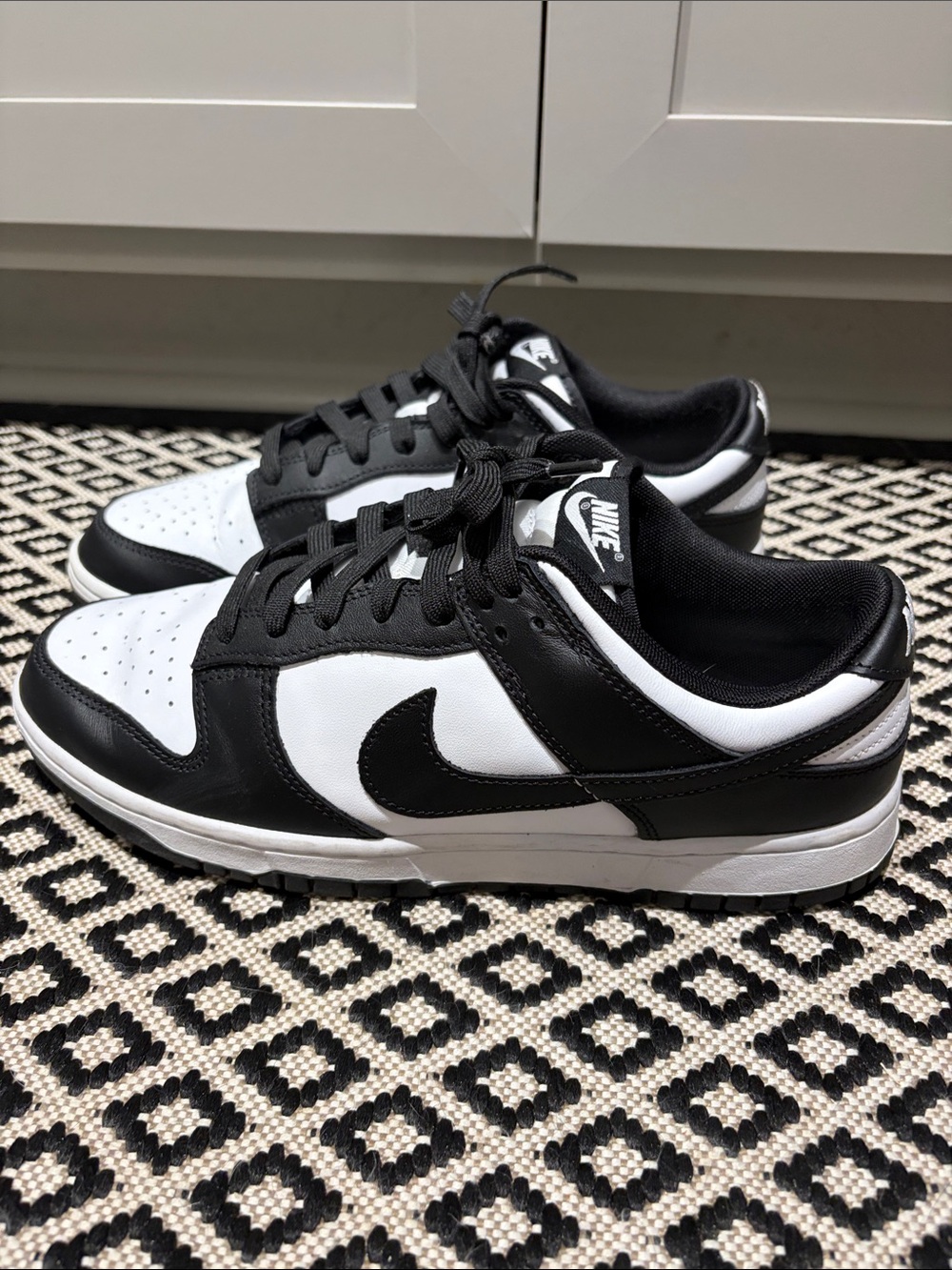 Nike Dunk low retro (Panda Dunks) Black and White Men’s Low-Top Sneakers